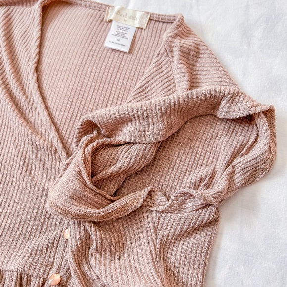 Altar’d State Top (Size: M) - Picture 4 of 8